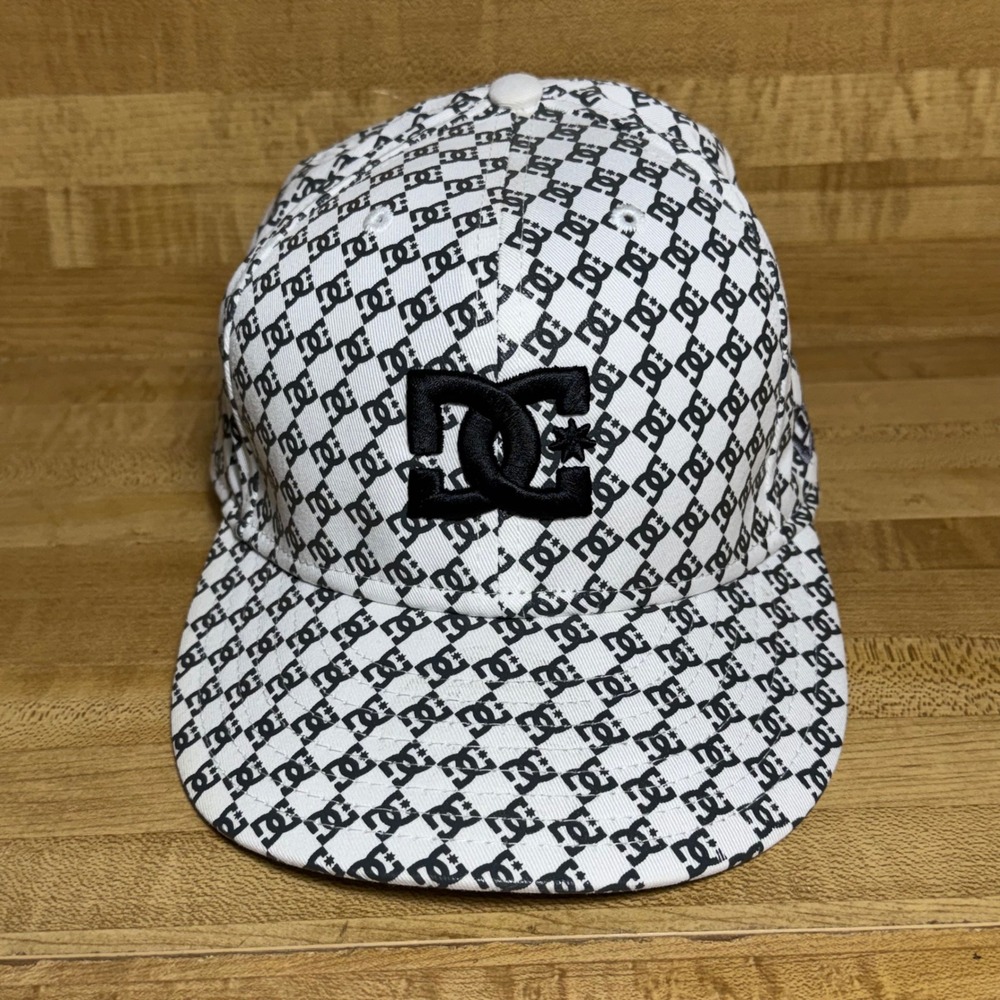 Y2K DC Shoes New Era 59FIFTY Fitted Hat 7 1/4 Black White Monogram Logo Cap